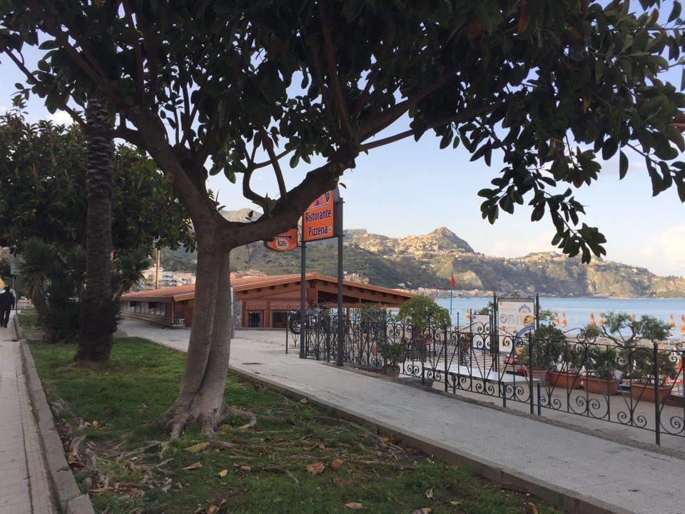 B&B La Casa Di Luigi Giardini Naxos Exterior foto