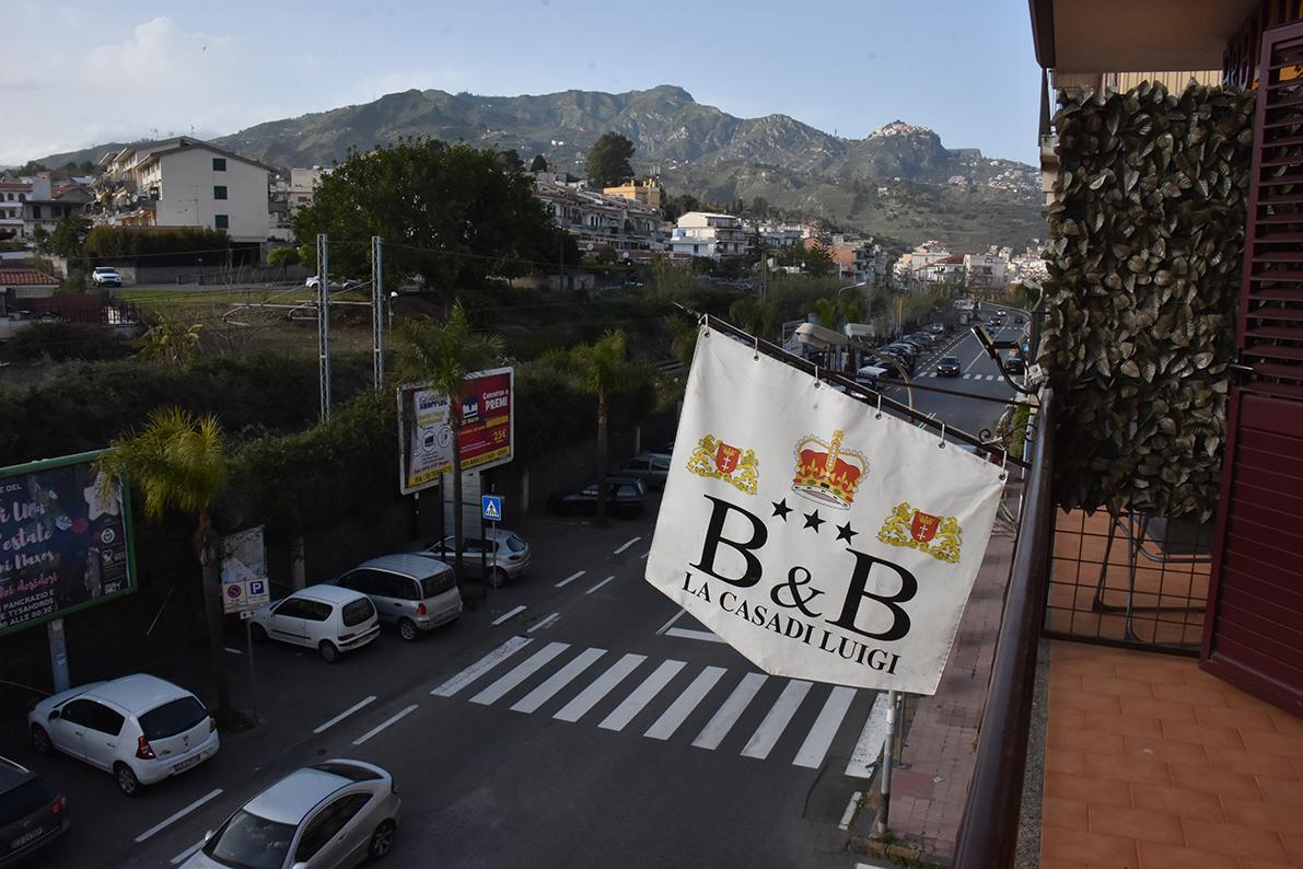 B&B La Casa Di Luigi Giardini Naxos Exterior foto